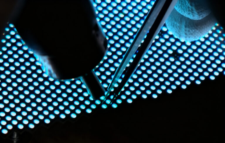 صيانة شاشة العرض LED